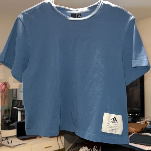 adidas Tops - NWOT WOMENS ADIDAS CROPPED TOP SIZE SMALL